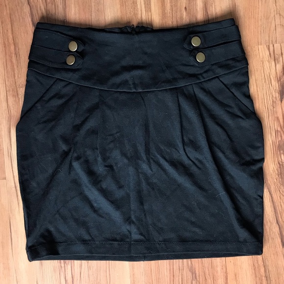 Black skirt - Picture 1 of 3